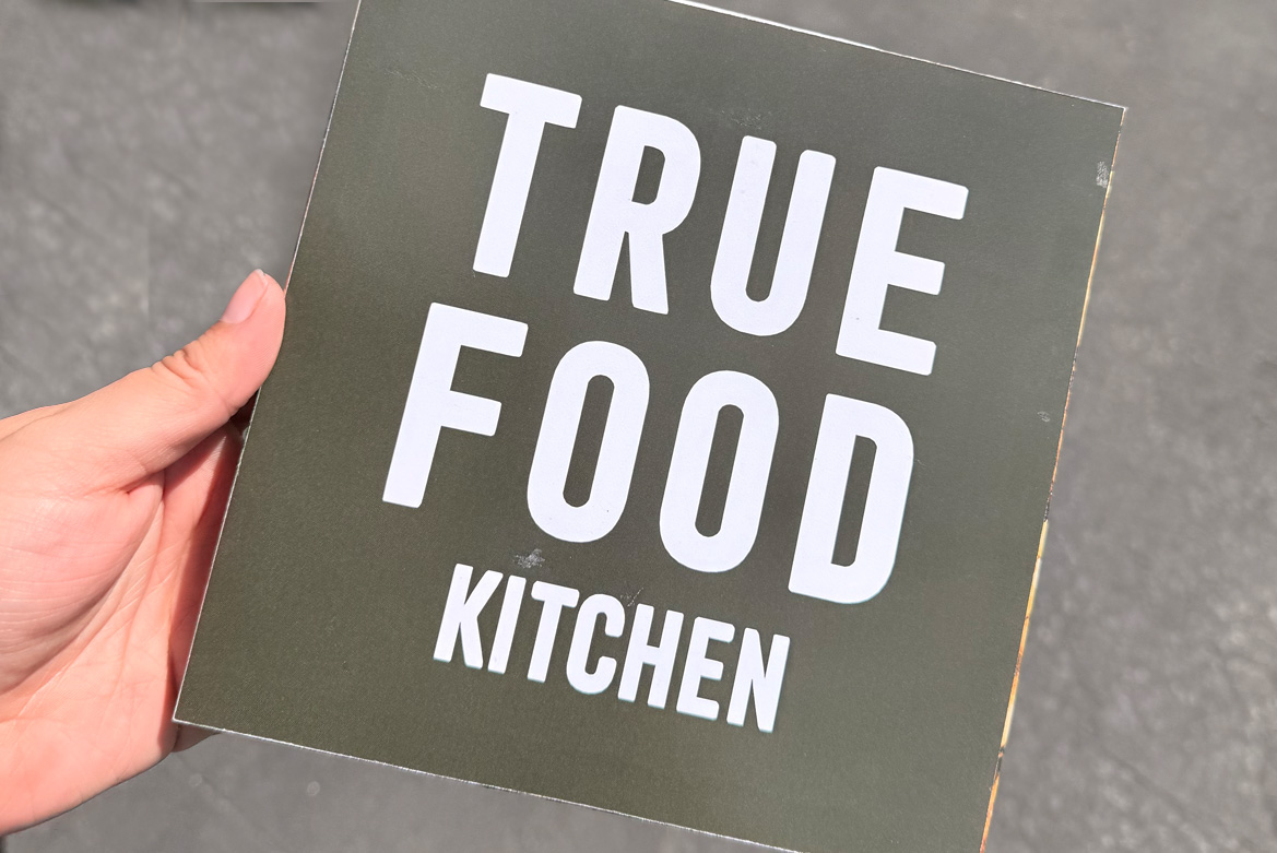 tri fold brochure