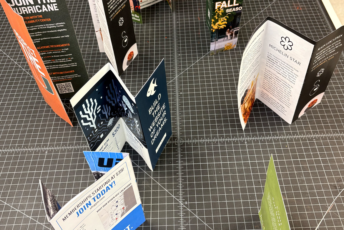 tri fold brochure
